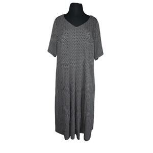 Catherines V-Neck Midi Pleated Flowy Dress Pockets Black White Sz 1X / 18/20W